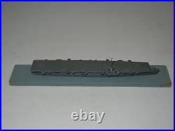 11250 Ship ID Model Comet US Independence Aircraft Carrier Signed