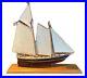 America-s-Cup-1851-vintage-model-sailing-ship-great-condition-plexiglas-case-01-hwqr
