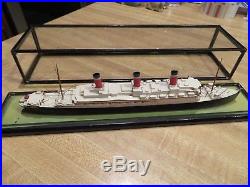 BASSETT LOWKE LEVIATHAN MODEL SHIP 1100 in Glass Case Vintage