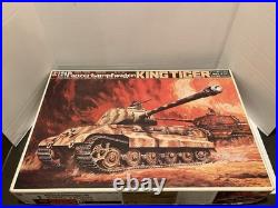 Bandai 1/24 King Tiger German Heavy Tank VI Model Kit Japan Vintage Unassembled