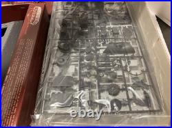 Bandai 1/24 King Tiger German Heavy Tank VI Model Kit Japan Vintage Unassembled