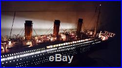 RMS TITANIC SPECIAL EDITION Cruise Ship Model 40 With Light