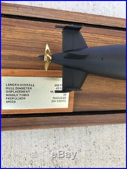 TRIDENT SUBMARINE GENERAL DYNAMICS MODEL bronze 30 inches display case