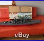 Vintage Sterling built 1/197 scale WW2 USS Missouri RC Ship with extra B17M kit